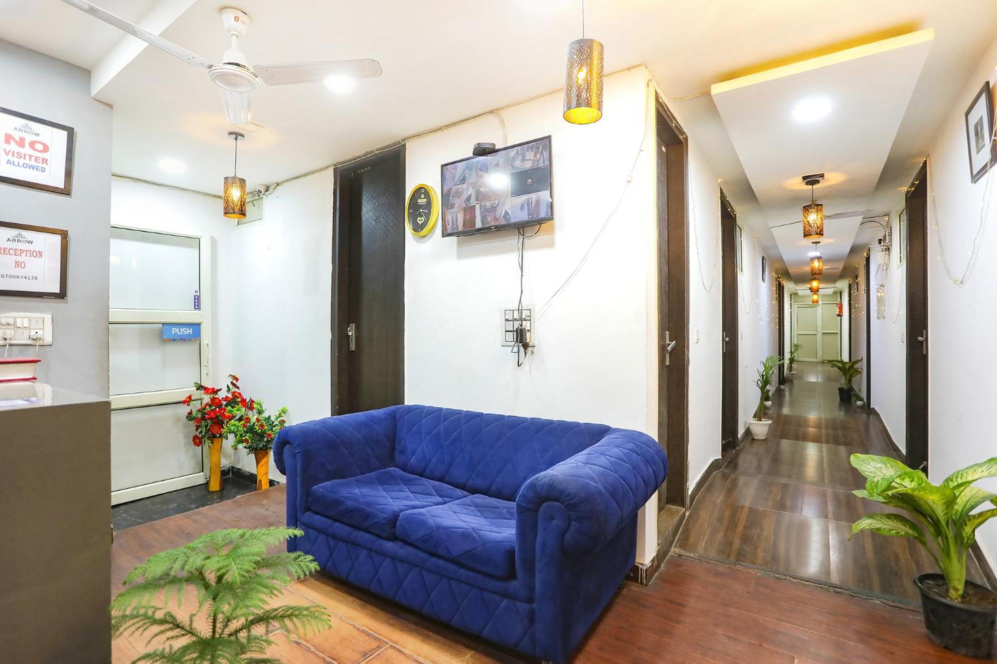 Hotel Fabexpress The Arrow à New Delhi Extérieur photo